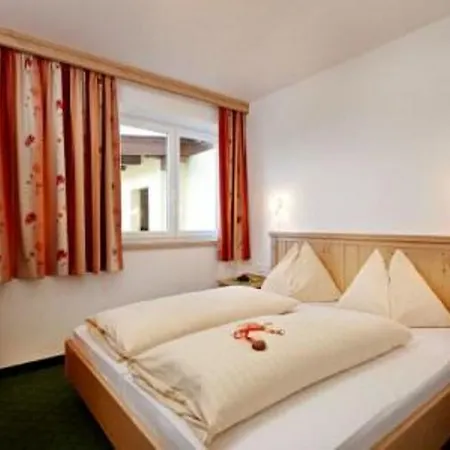 Aparthotel Alpenhof 3*